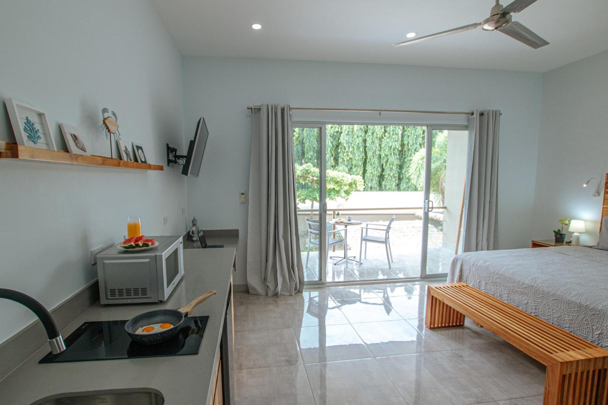 Tamarindo Bay Suites - Self Check In, Adults Only Exterior photo