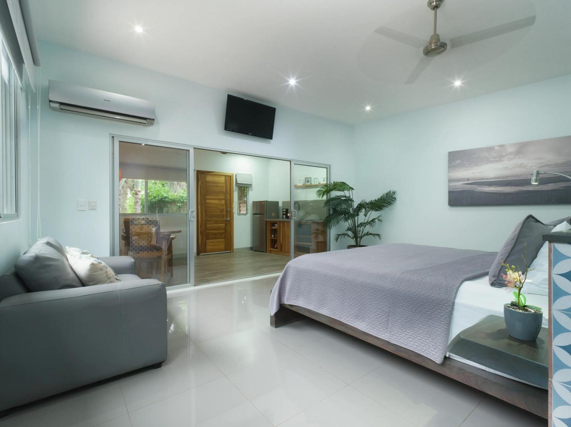 Tamarindo Bay Suites - Self Check In, Adults Only Exterior photo